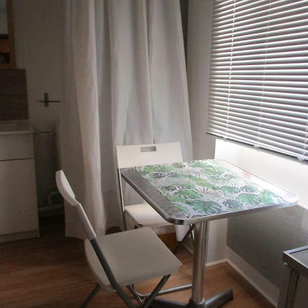 Petit Studio Apartment Lodeve Bagian luar foto